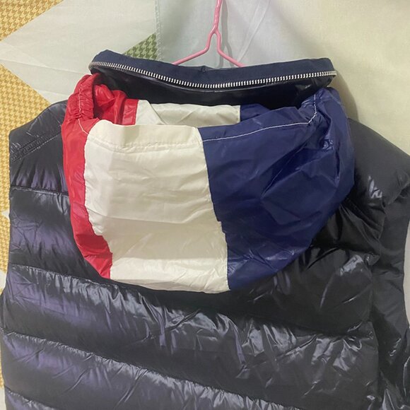 Moncler Black Puffer Vest - Distinctive Hood - Picture 5 of 14